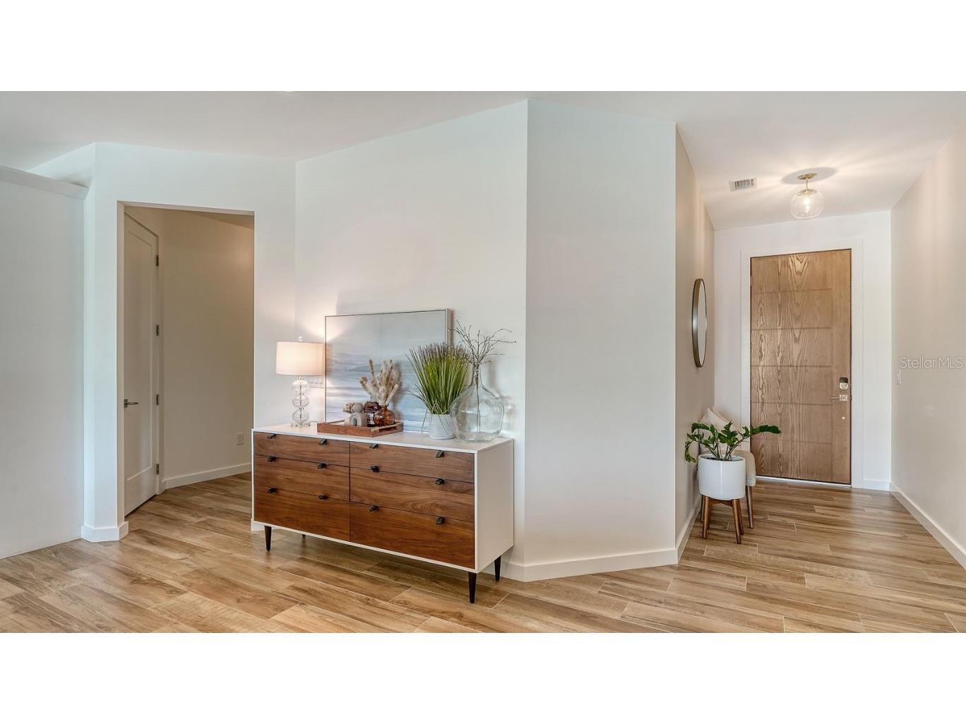 6136 Hollywood Boulevard Sarasota FL 34231 A4674886 image5