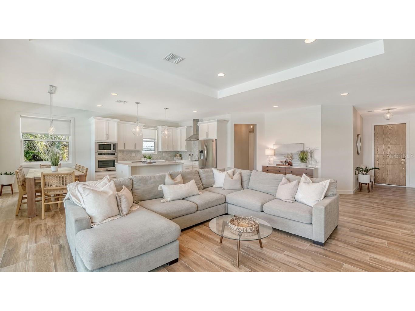 6136 Hollywood Boulevard Sarasota FL 34231 A4674886 image8