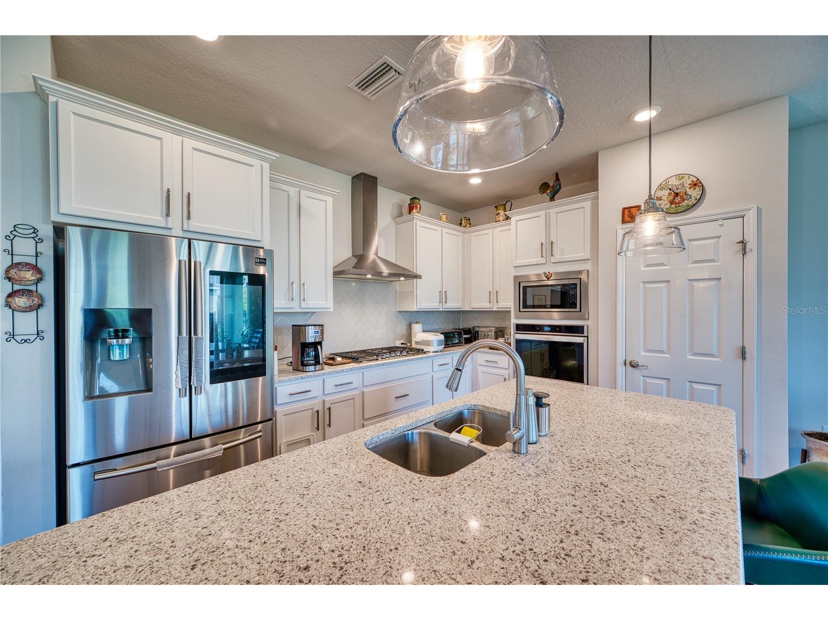 6136 Voyagers Place Apollo Beach FL 33572 A4686084 image9