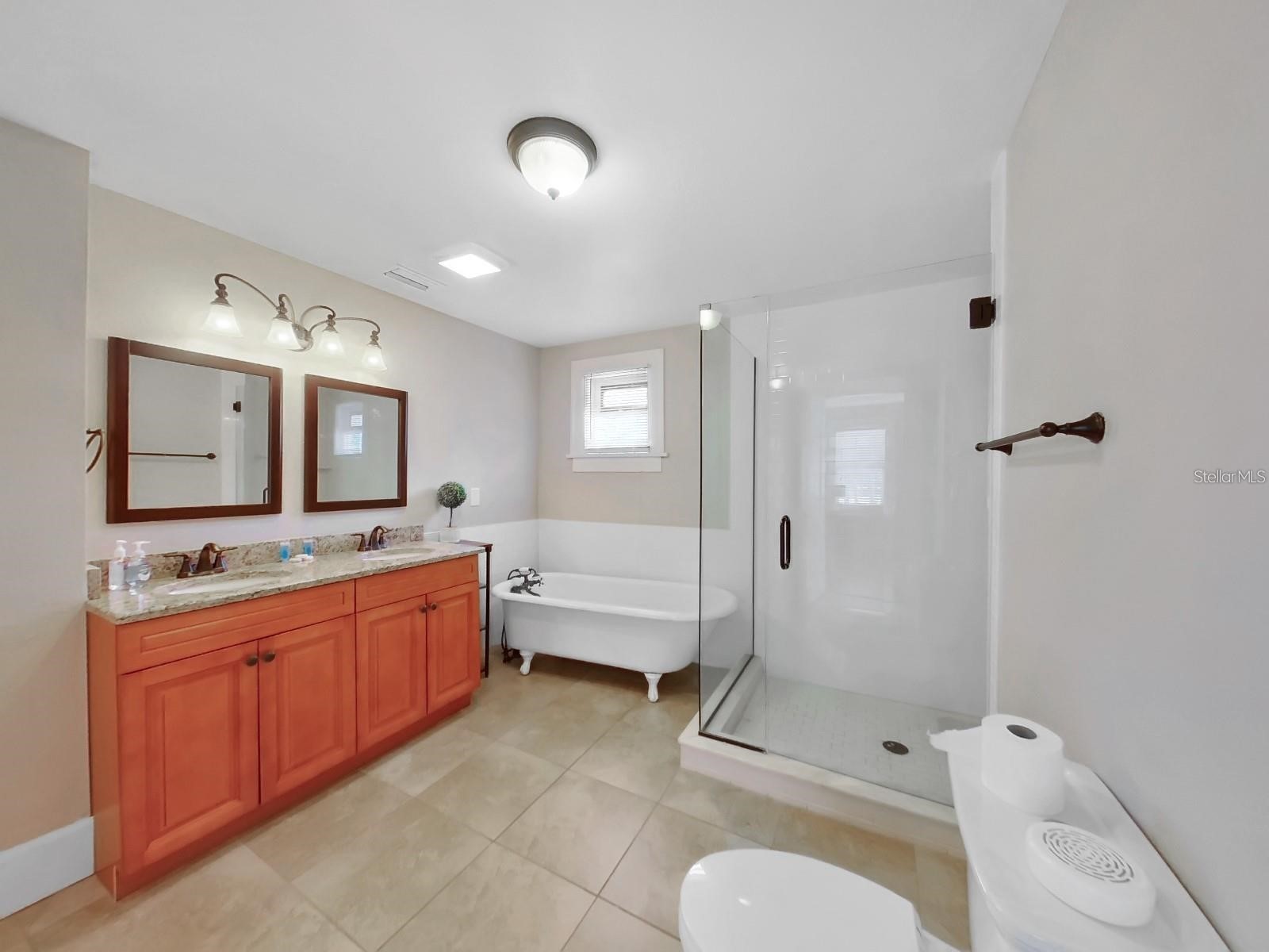 614 8th Street N Saint Petersburg FL 33701 TB8481948 image13