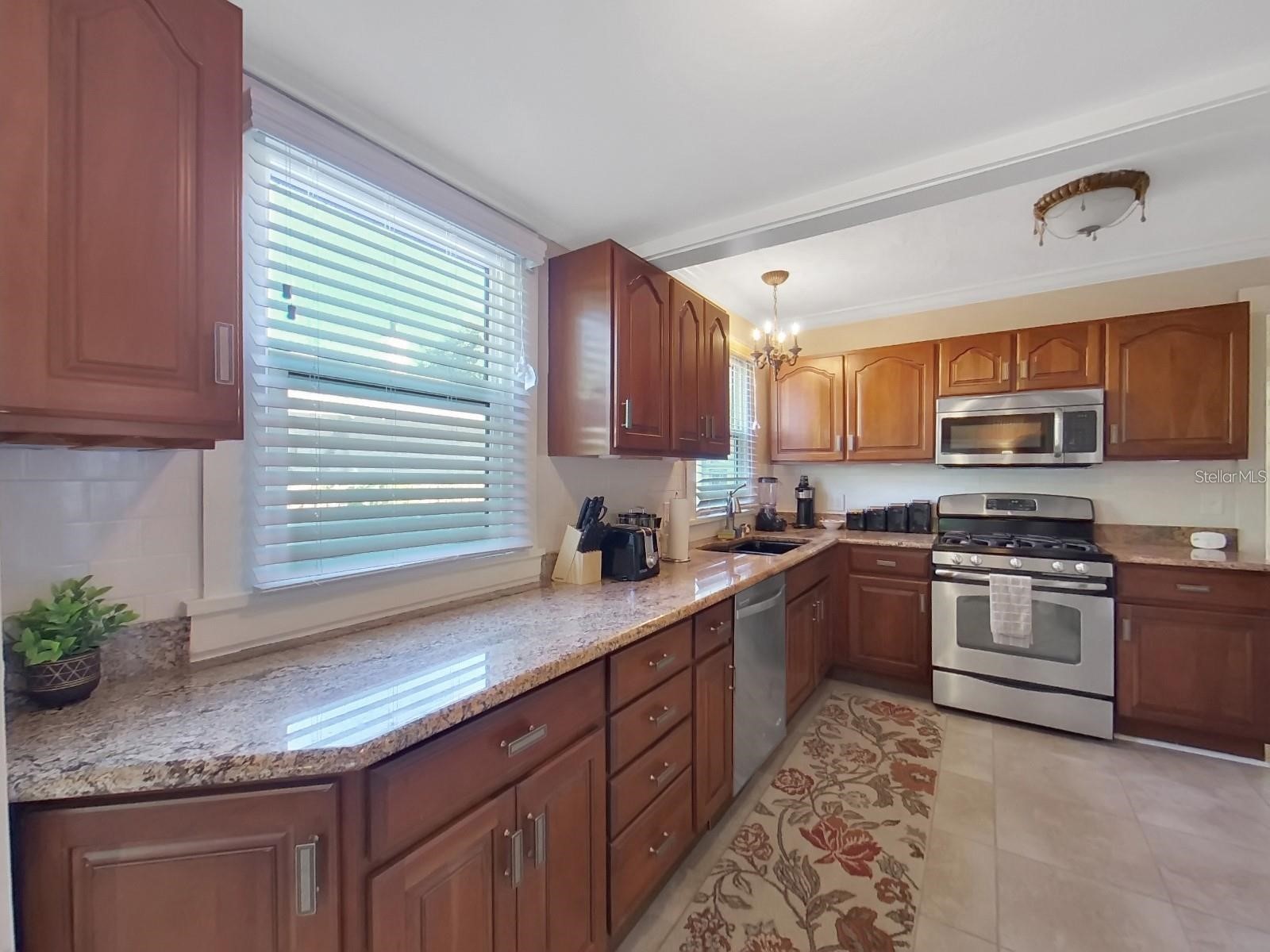 614 8th Street N Saint Petersburg FL 33701 TB8481948 image24