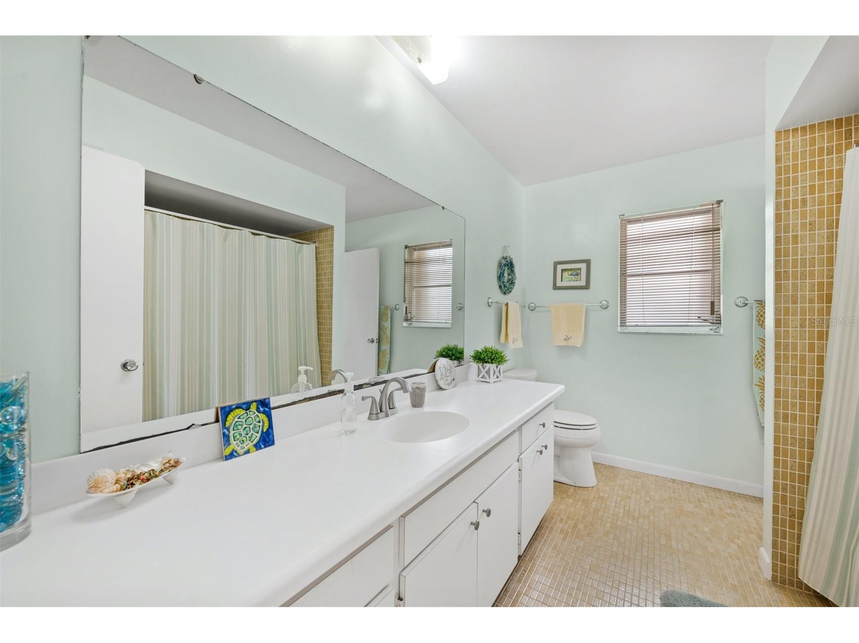 614 Gladstone Lane Holmes Beach FL 34217 - BIMINI BAY A4679247 image30