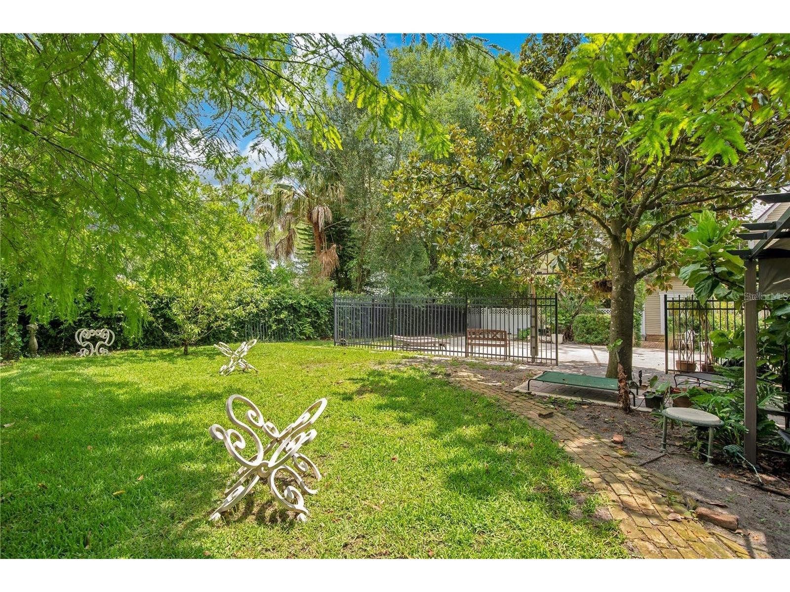 614 Lake Avenue Orlando FL 32801 O6384827 image80