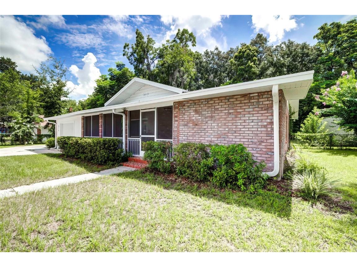 614 Powell Street Wildwood FL 34785 W7879849 image1