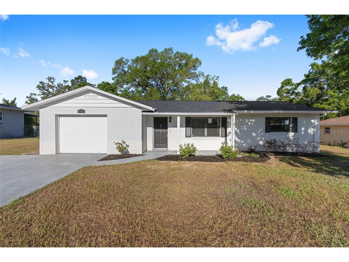 614 Third Avenue Lady Lake FL 32159 OM699840 image1