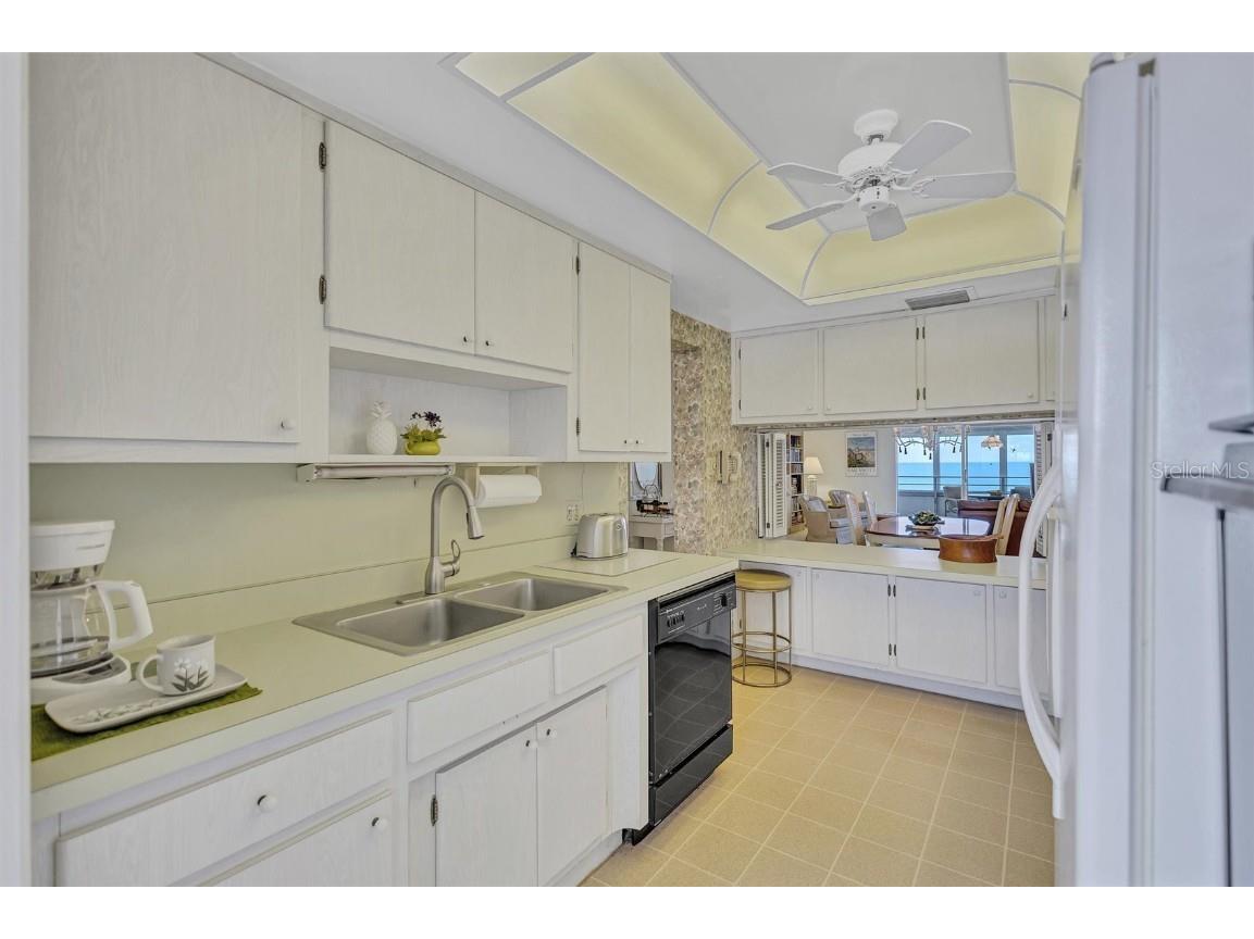 6140 Midnight Pass Road #601 Sarasota FL 34242 - CRESCENT BEACH/GULF OF MEXICO A4662797 image8