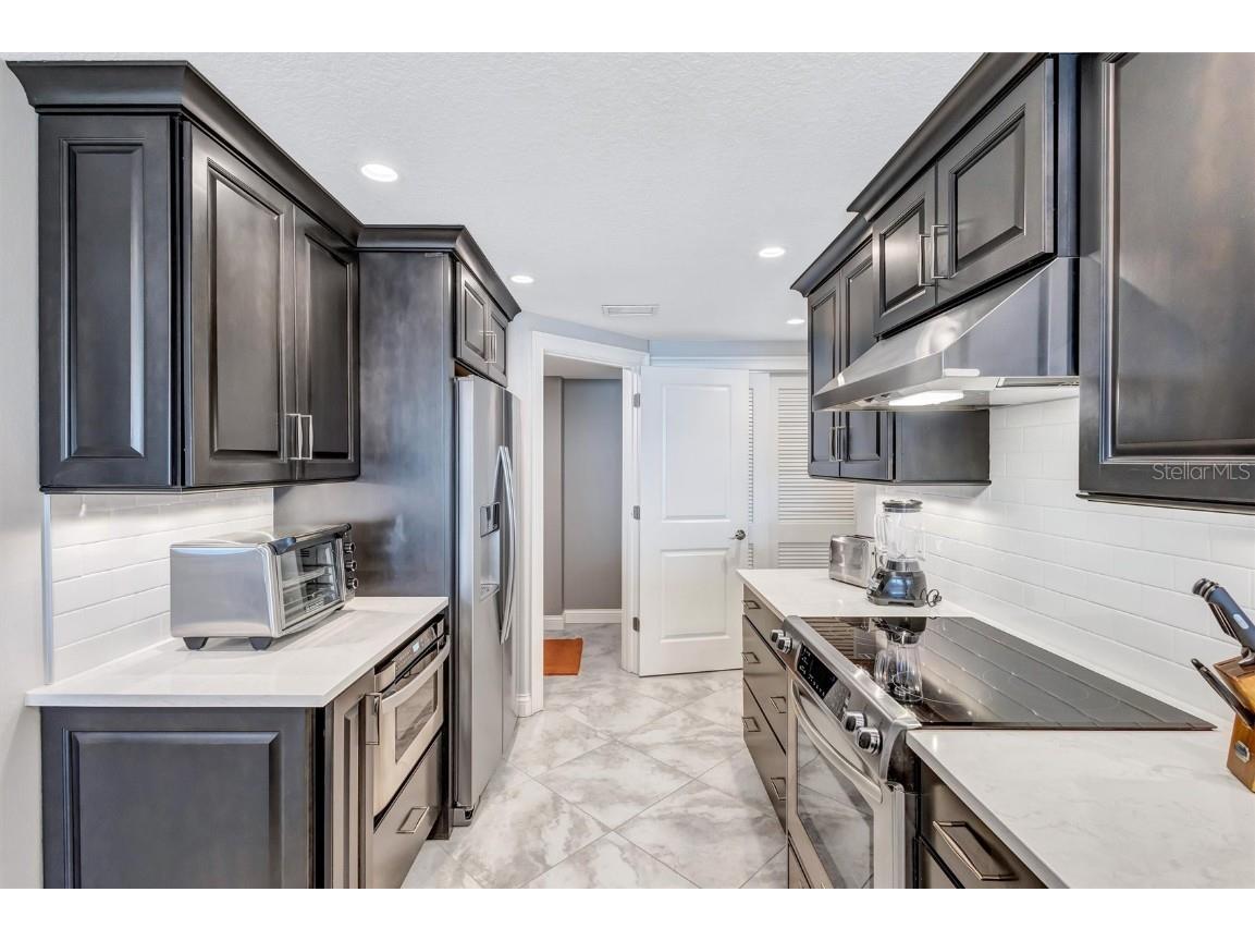 6140 Midnight Pass Road #902 Sarasota FL 34242 - CRESCENT BEACH ON SIESTA KEY A4666851 image21