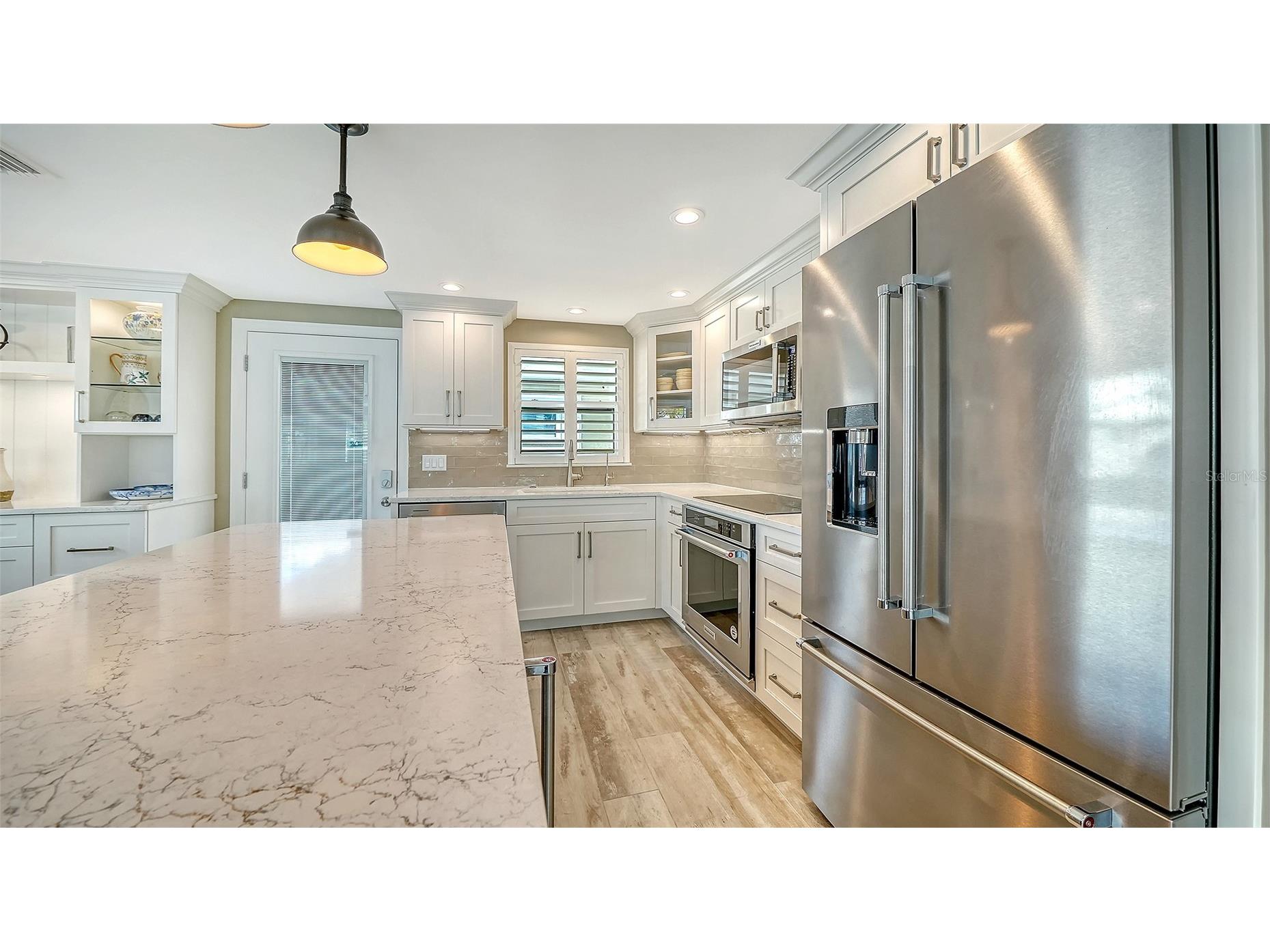 6140 Midnight Pass Road #B6 Sarasota FL 34242 A4682734 image16