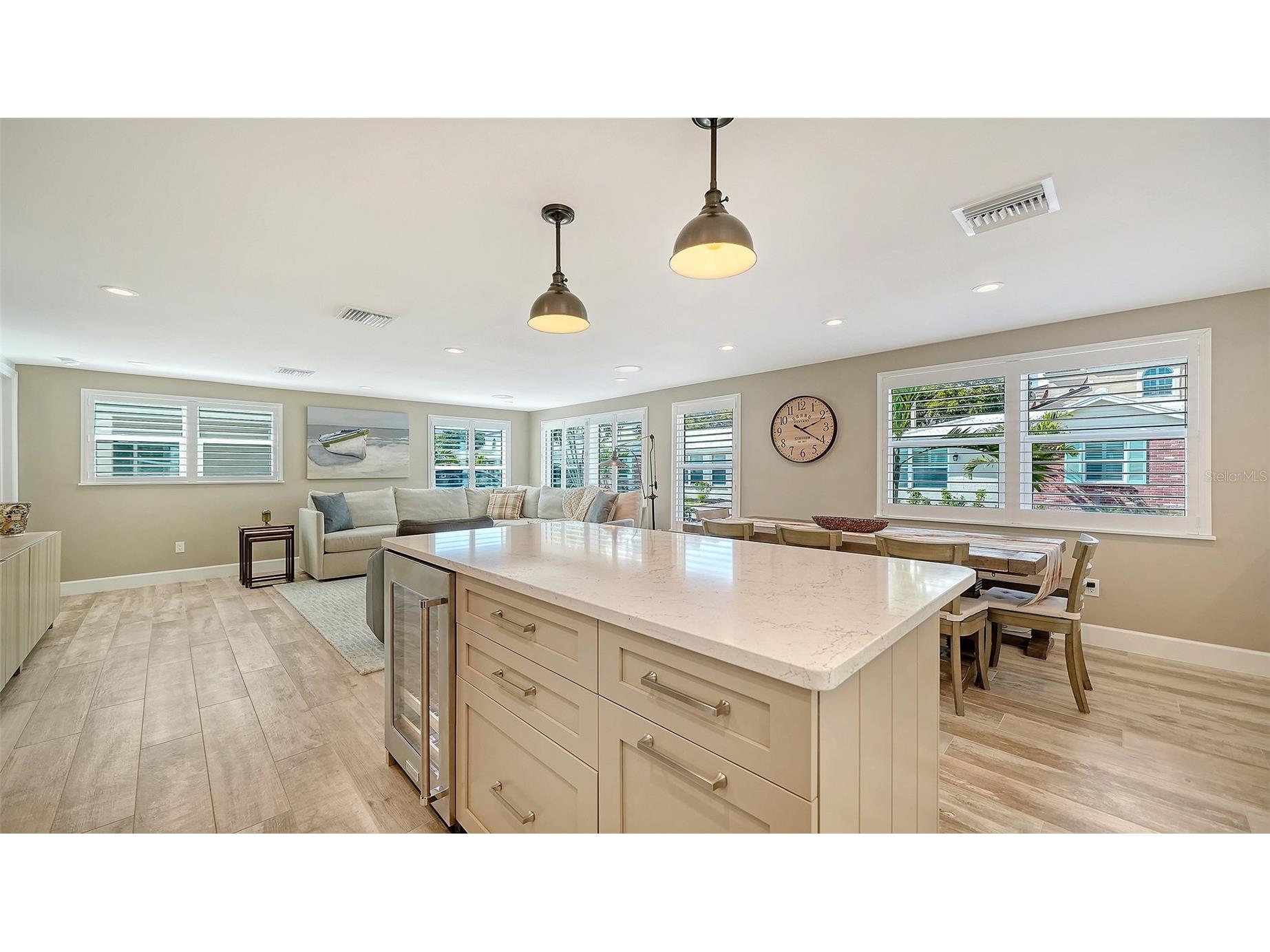 6140 Midnight Pass Road #B6 Sarasota FL 34242 A4682734 image19