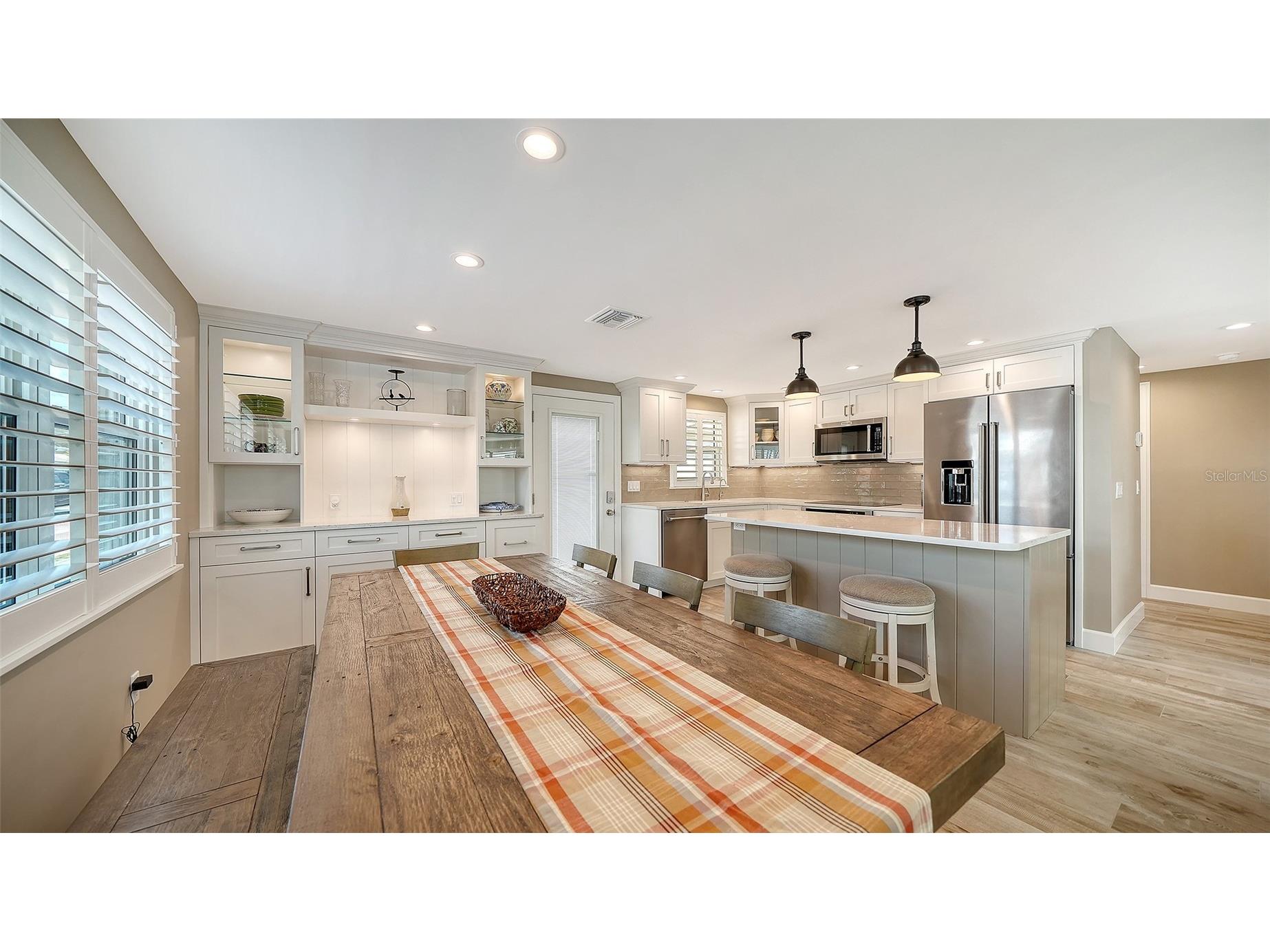 6140 Midnight Pass Road #B6 Sarasota FL 34242 A4682734 image23