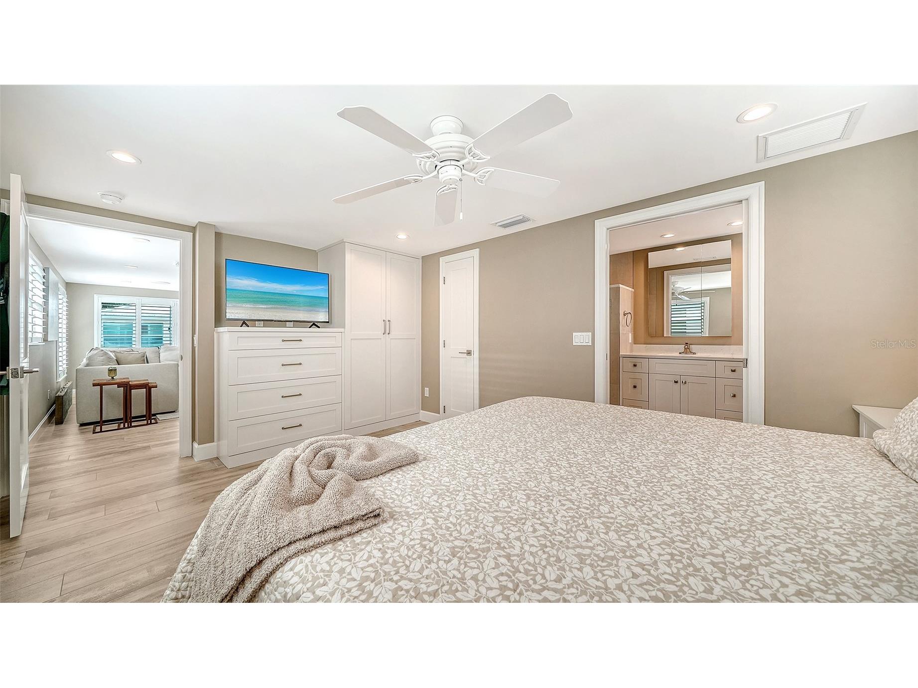 6140 Midnight Pass Road #B6 Sarasota FL 34242 A4682734 image25