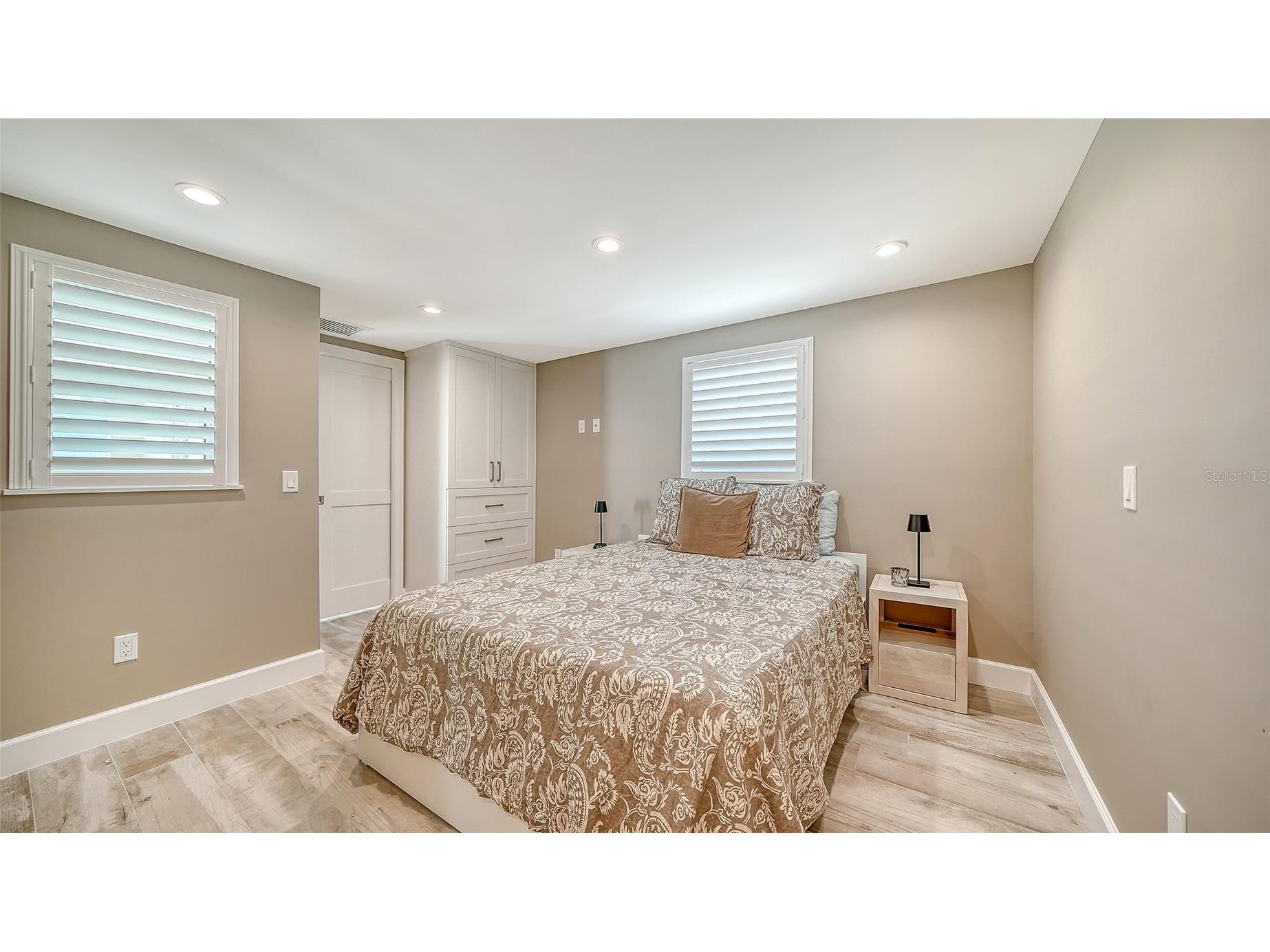 6140 Midnight Pass Road #B6 Sarasota FL 34242 A4682734 image29