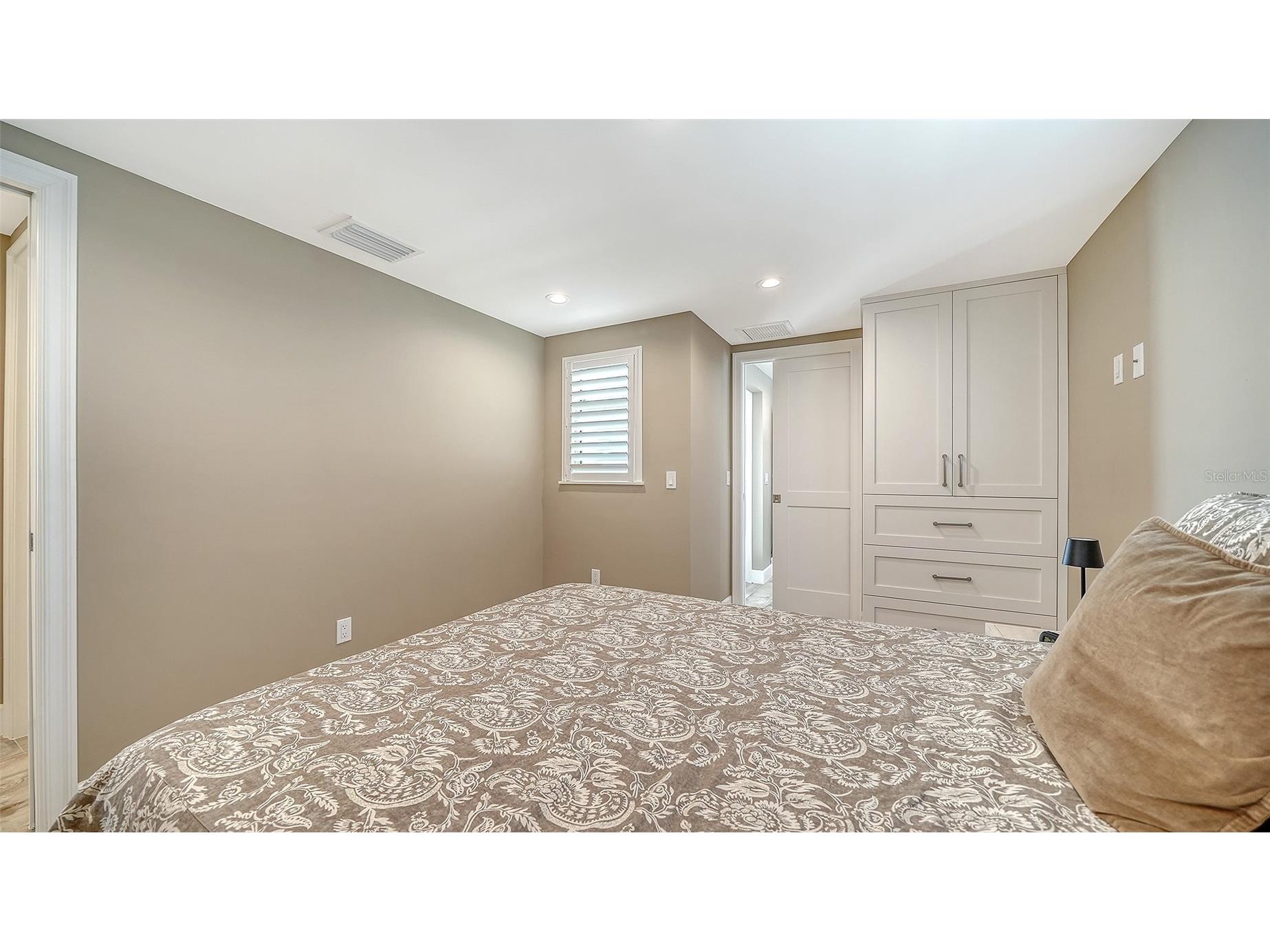 6140 Midnight Pass Road #B6 Sarasota FL 34242 A4682734 image30