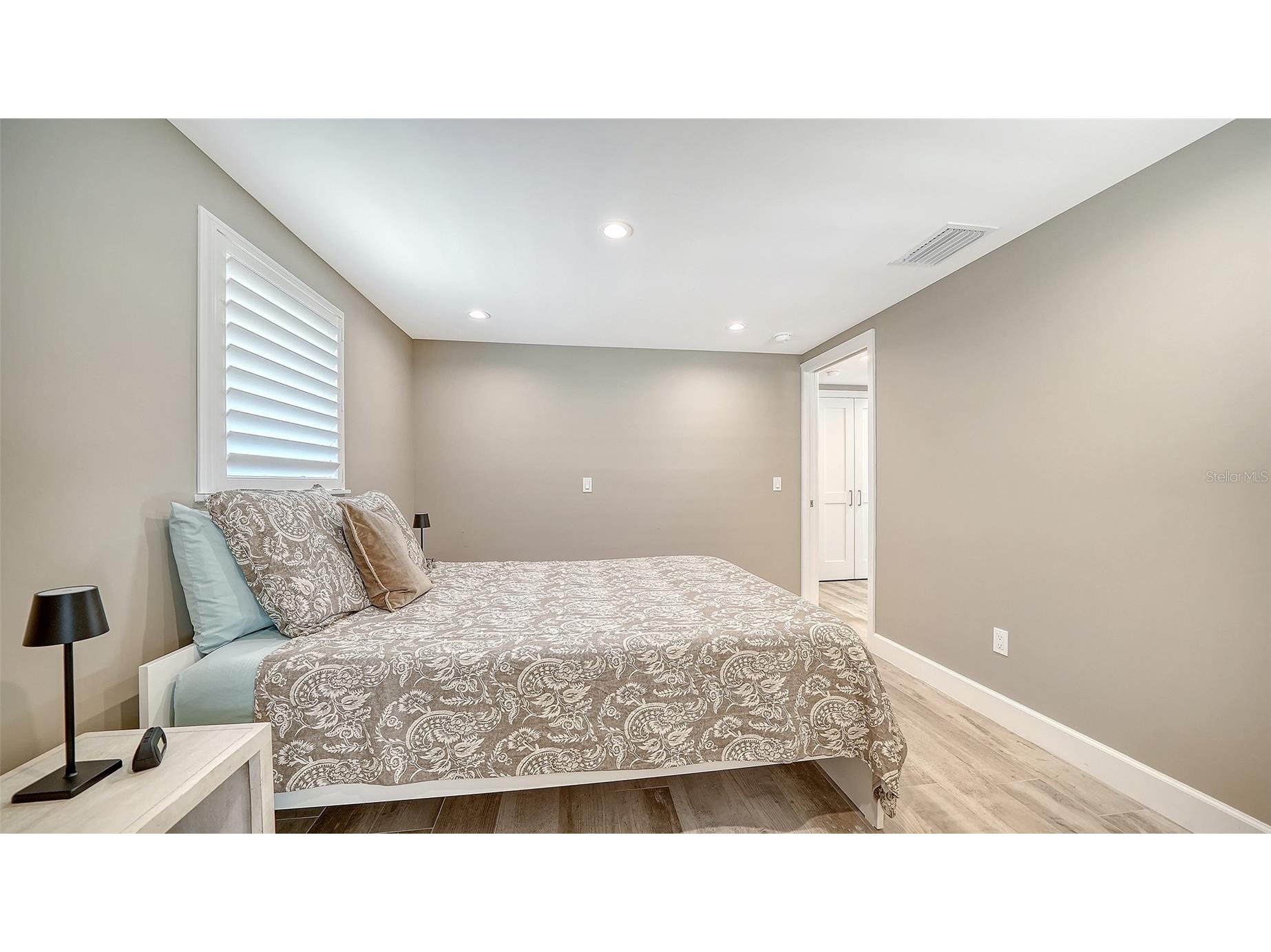 6140 Midnight Pass Road #B6 Sarasota FL 34242 A4682734 image31