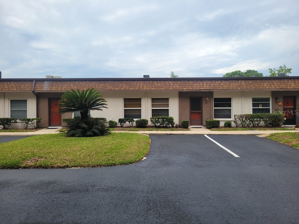 6141 Chesham Drive #8 New Port Richey FL 34653 W7885744 image1