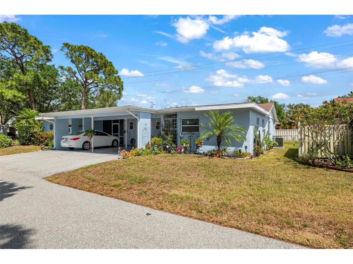 6141 Green View Drive #135 Sarasota FL 34231 A4566909 image1