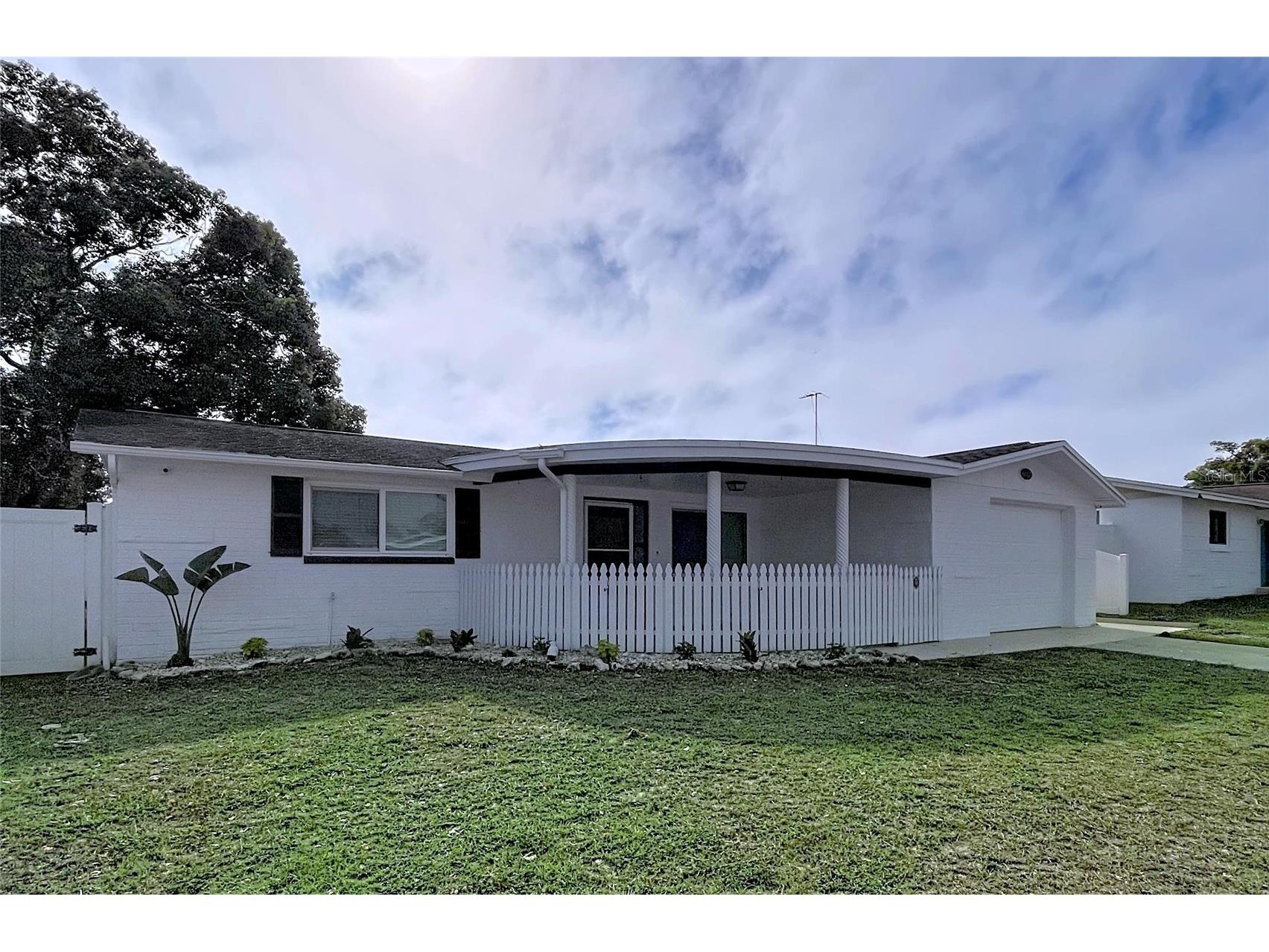 6142 9th Avenue New Port Richey FL 34653 W7881549 image1