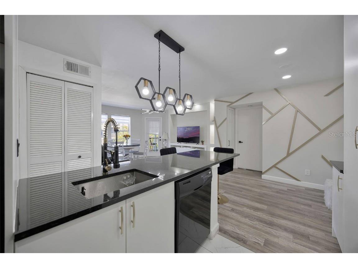 6142 Westgate Drive #204 Orlando FL 32835 O6298632 image7