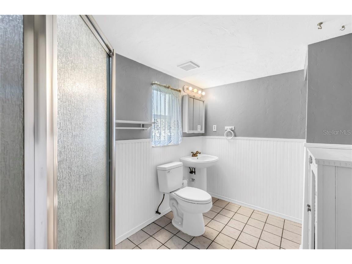 6144 2nd Avenue N Saint Petersburg FL 33710 TB8439205 image26