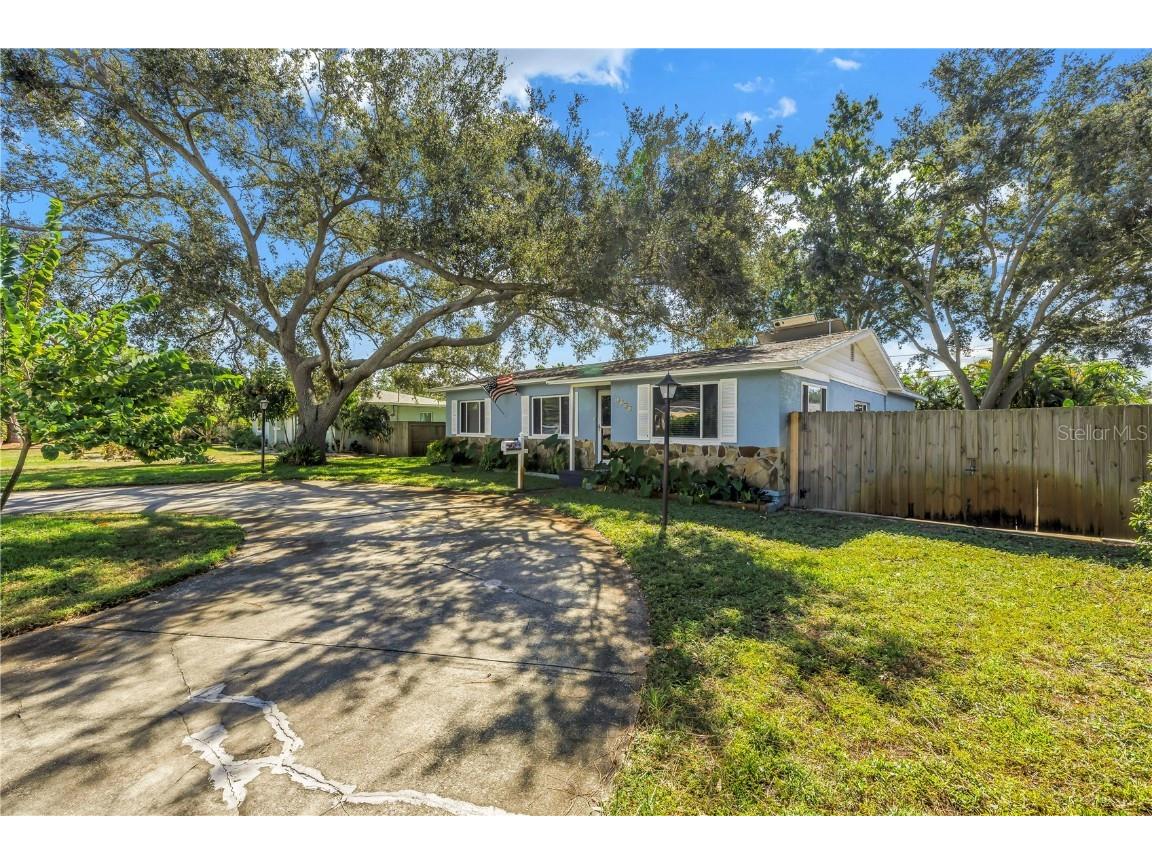 6144 2nd Avenue N Saint Petersburg FL 33710 TB8439205 image48