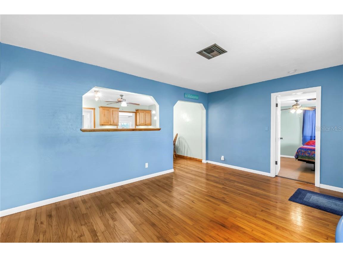 6144 2nd Avenue N Saint Petersburg FL 33710 TB8439205 image5