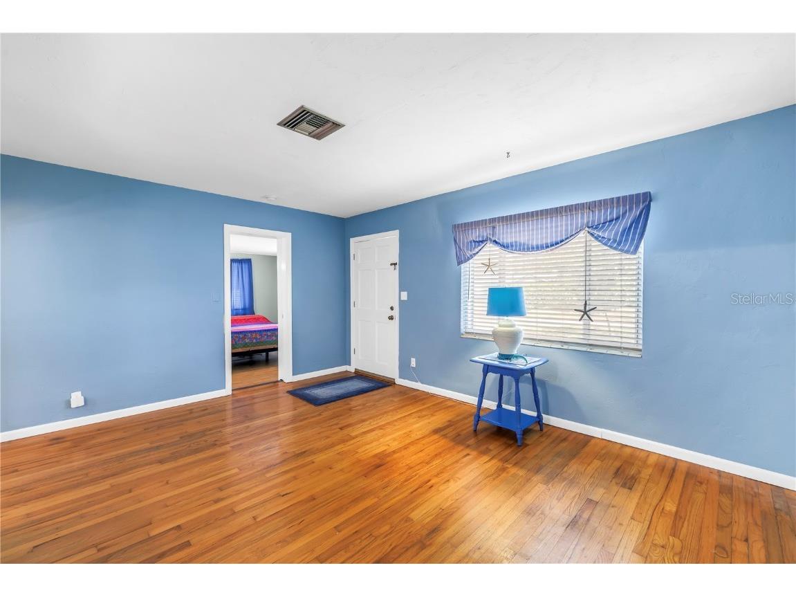 6144 2nd Avenue N Saint Petersburg FL 33710 TB8439205 image6