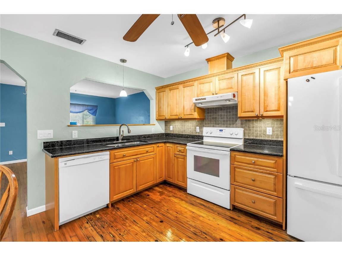 6144 2nd Avenue N Saint Petersburg FL 33710 TB8439205 image9