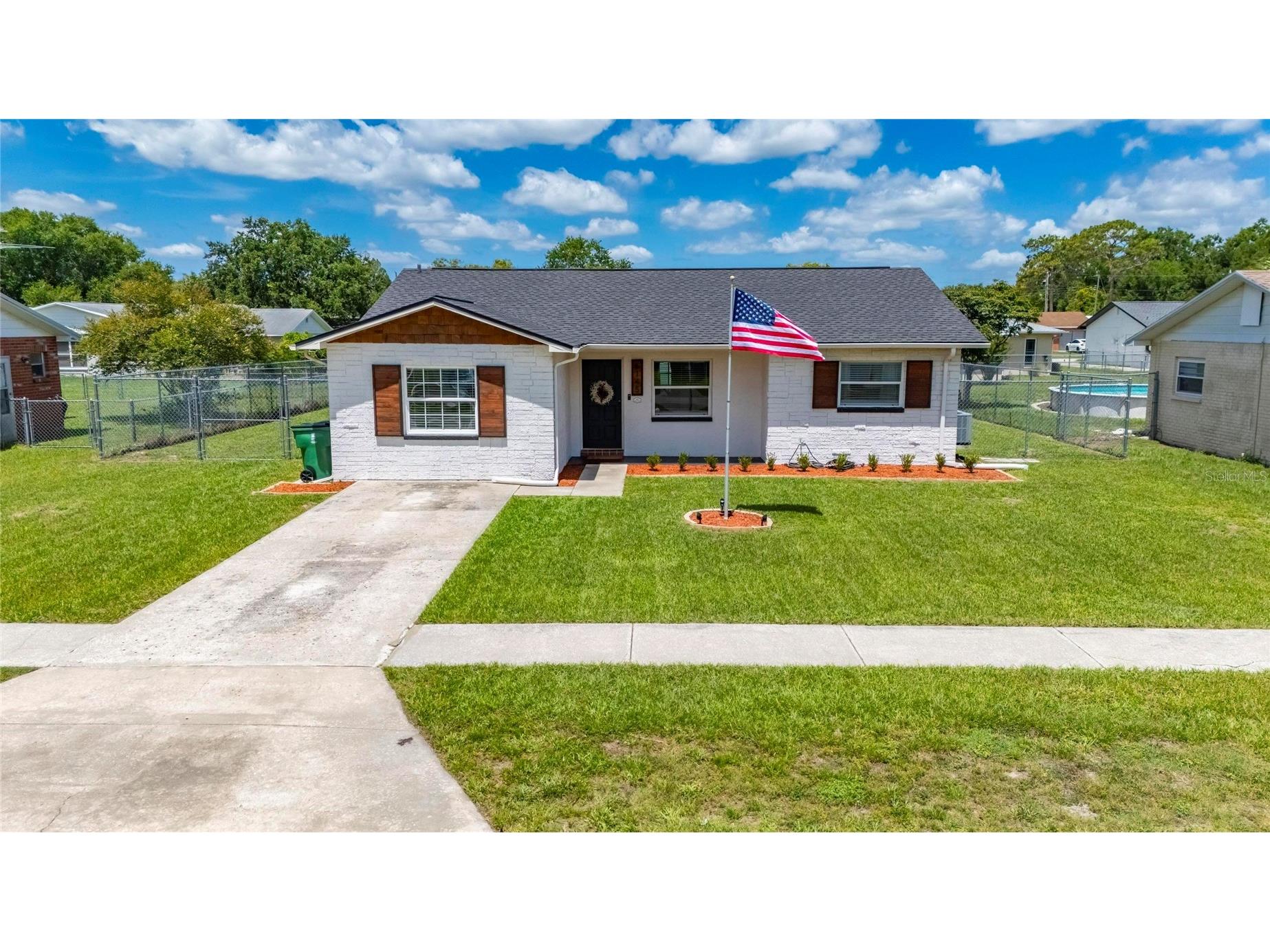 6145 17th Street Zephyrhills FL 33542 TB8516802 image1