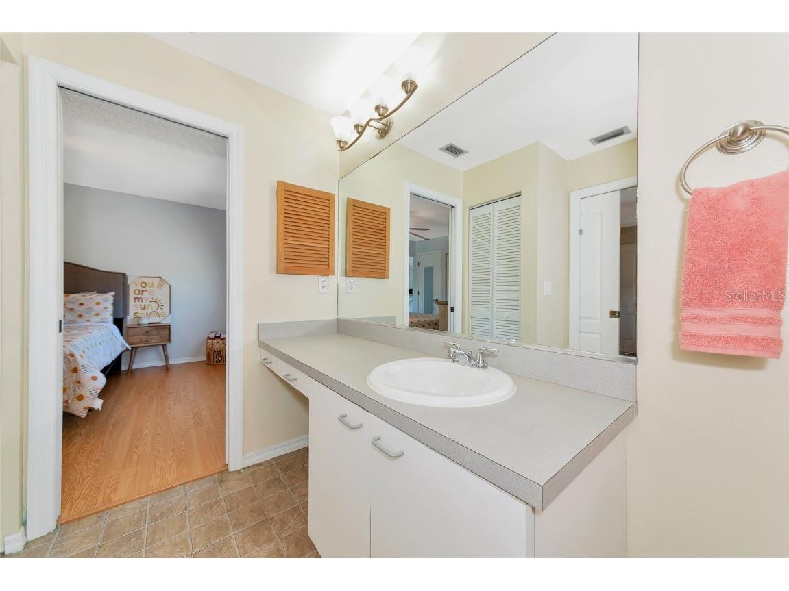 6145 Bonaventure Court Sarasota FL 34243 A4665362 image26