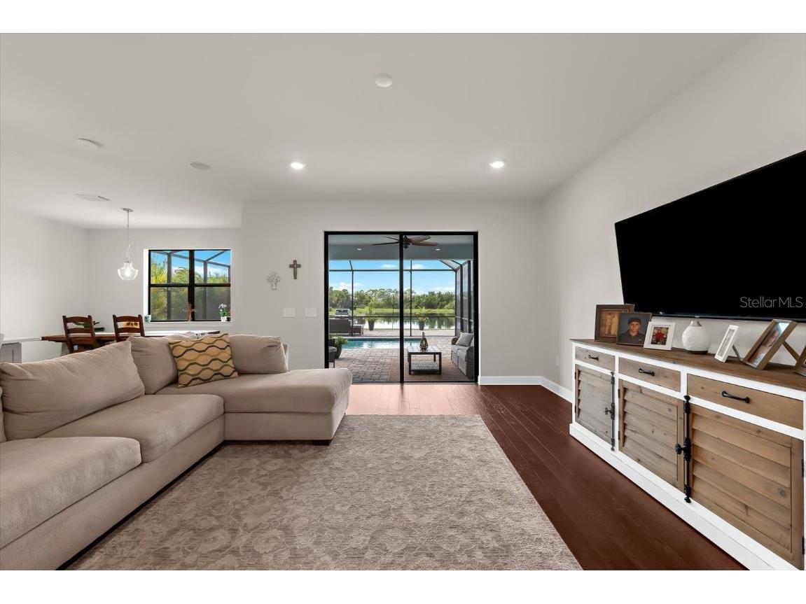 6148 Baywood Court Lakewood Ranch FL 34211 A4666545 image4