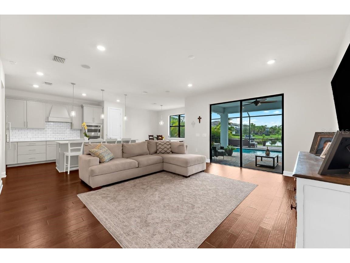 6148 Baywood Court Lakewood Ranch FL 34211 A4666545 image5