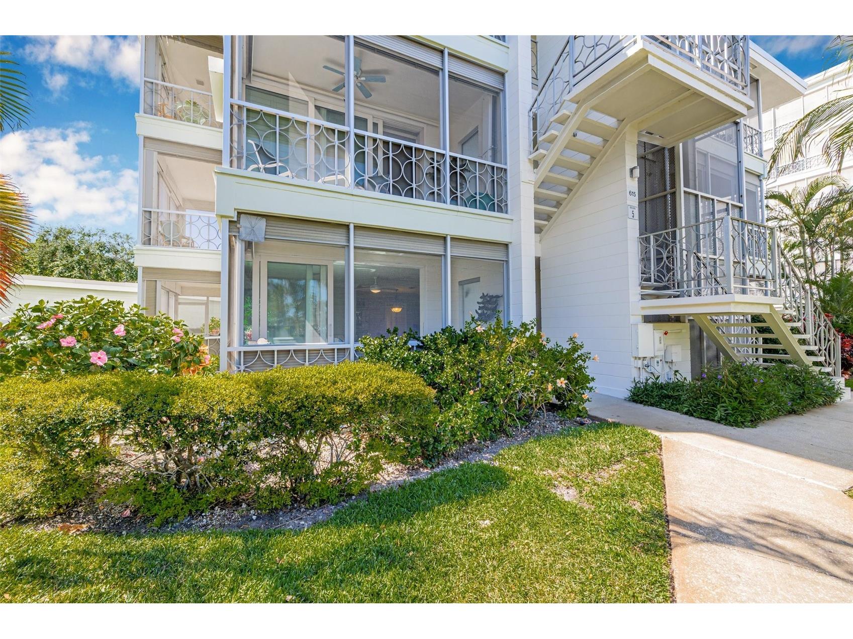 615 10th Avenue NE #1 Saint Petersburg FL 33701 TB8469782 image1