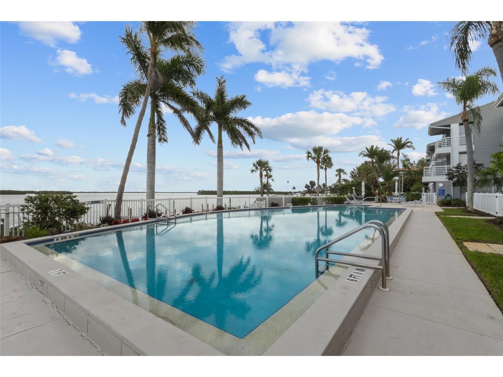 615 Dream Island Place #105 Longboat Key FL 34228 - SARASOTA BAY A4689957 image2