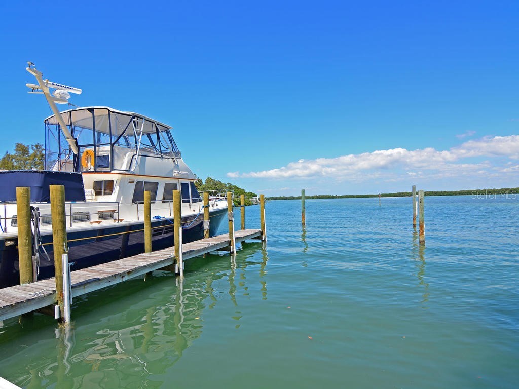 615 Dream Island Place #201 Longboat Key FL 34228 A4668491 image40