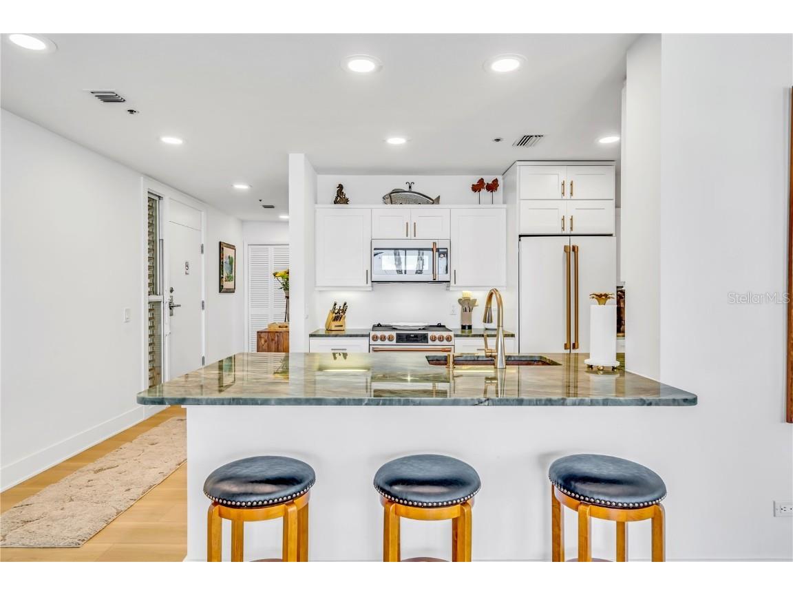 615 Dream Island Place #201 Longboat Key FL 34228 A4668491 image7