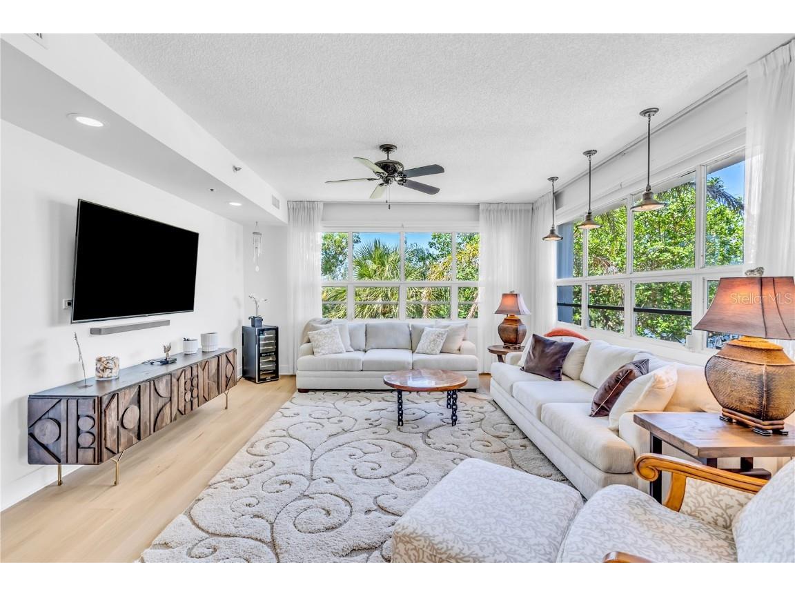 615 Dream Island Place #201 Longboat Key FL 34228 A4668491 image9