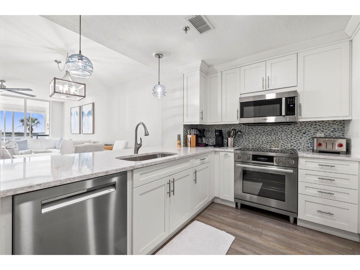 615 Dream Island Place #210 Longboat Key FL 34228 TB8395898 image3