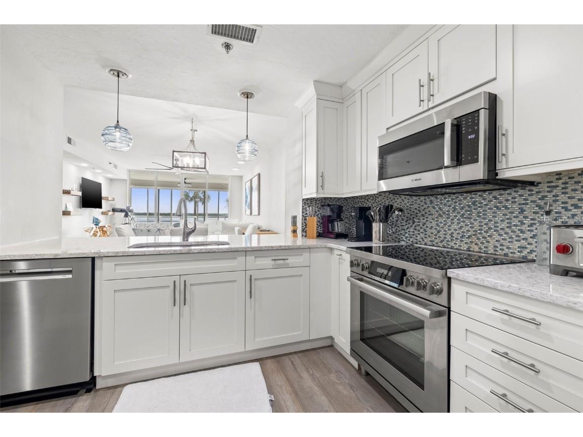 615 Dream Island Place #210 Longboat Key FL 34228 TB8395898 image5