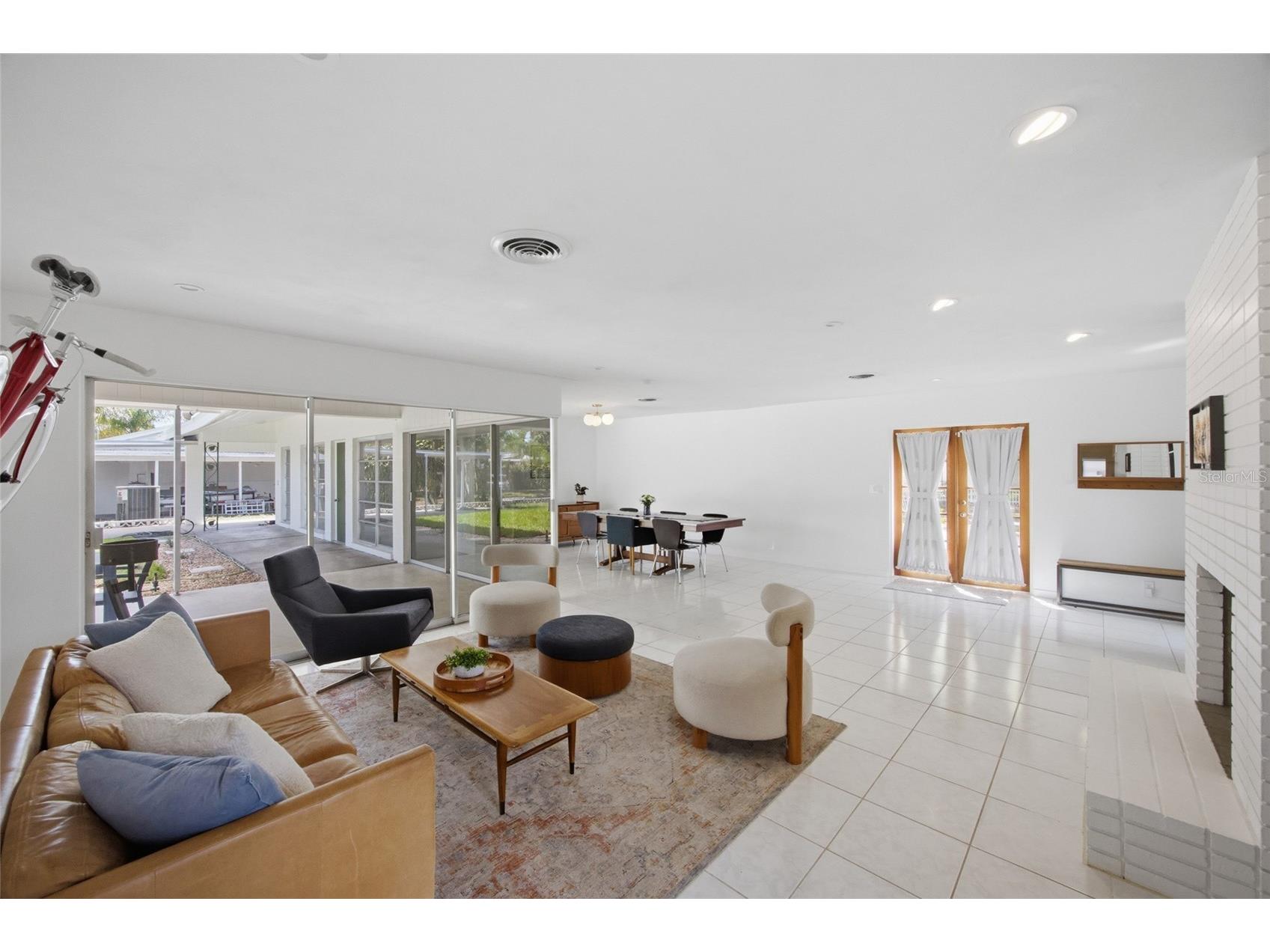 615 Fontana Lane Bradenton FL 34209 TB8492828 image2