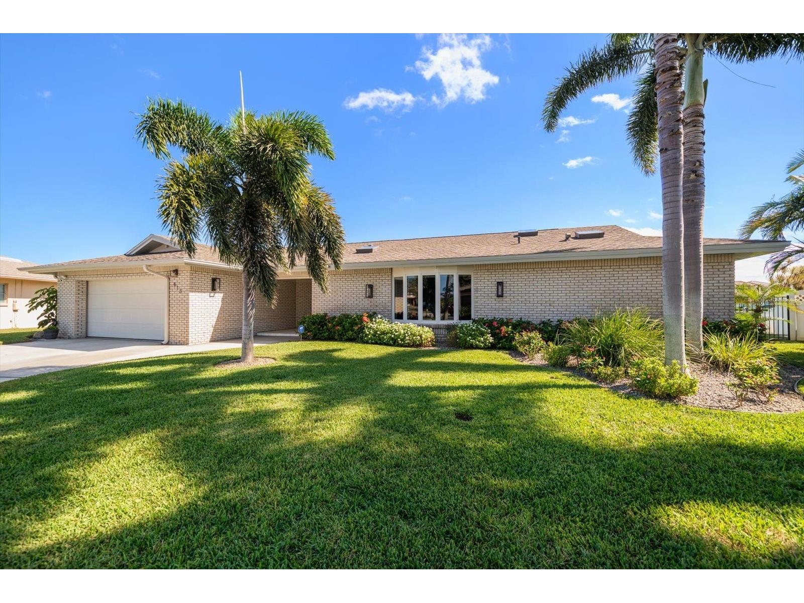 615 Harbor Island Clearwater Beach FL 33767 - CLEARWATER HARBOR TB8443270 image1