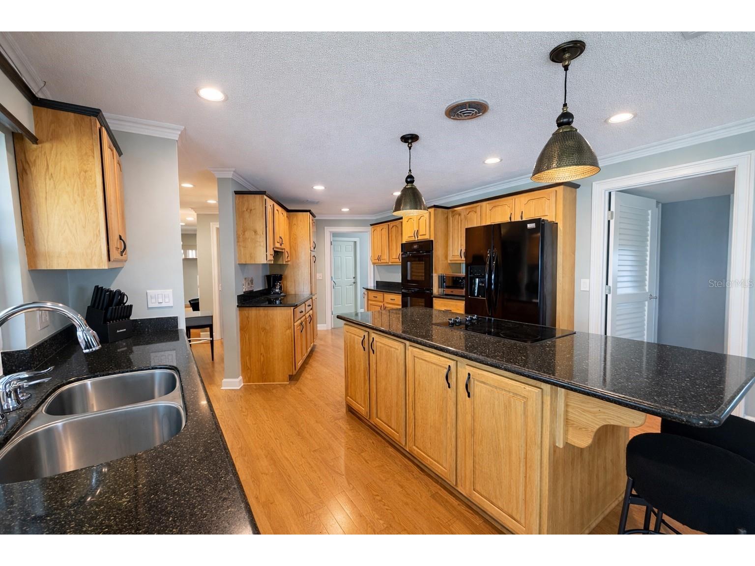 615 Harbor Island Clearwater Beach FL 33767 TB8471006 image4