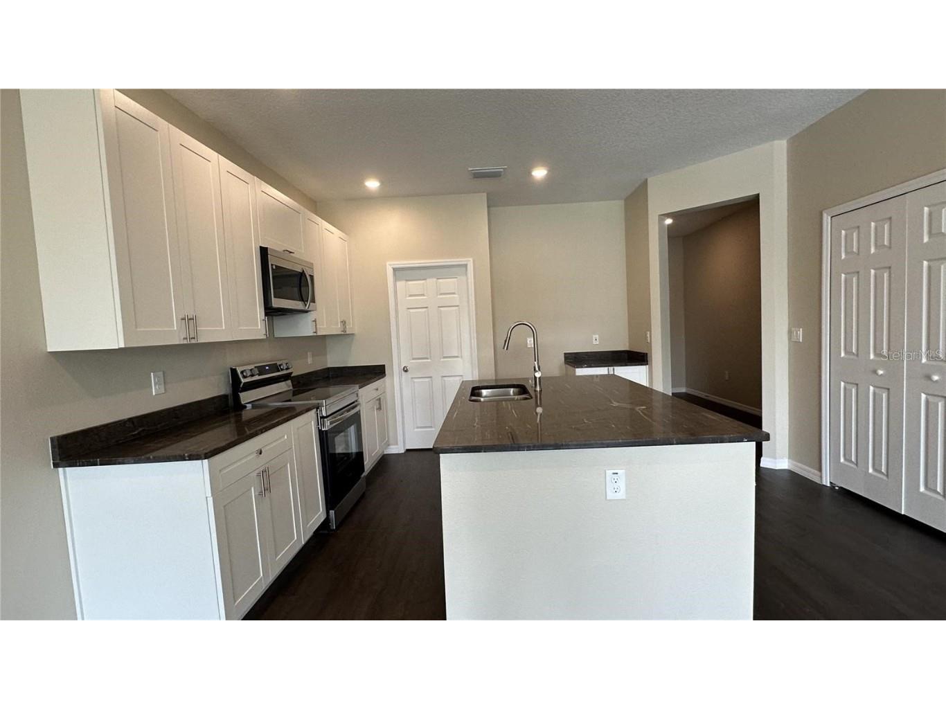 615 Lake Shore Parkway Davenport FL 33896 O6359843 image6