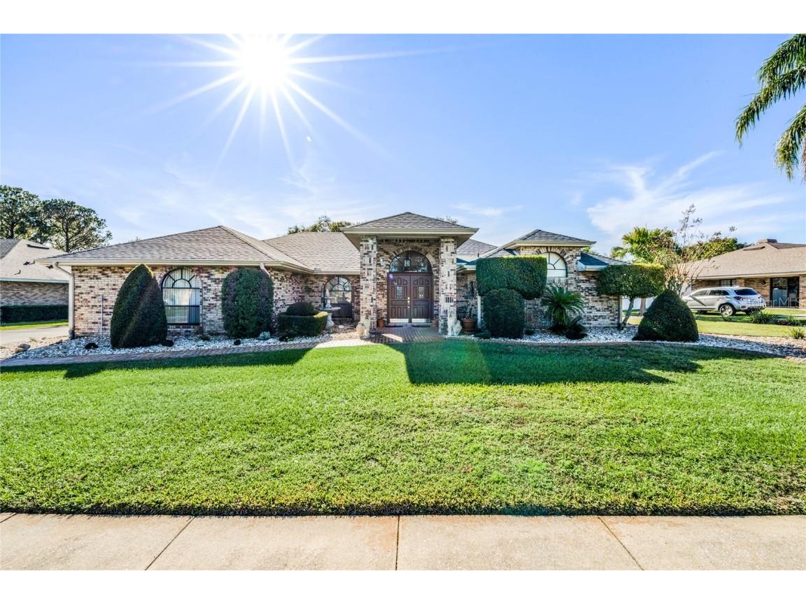 615 Moss Point Cove Court Debary FL 32713 V4933703 image1