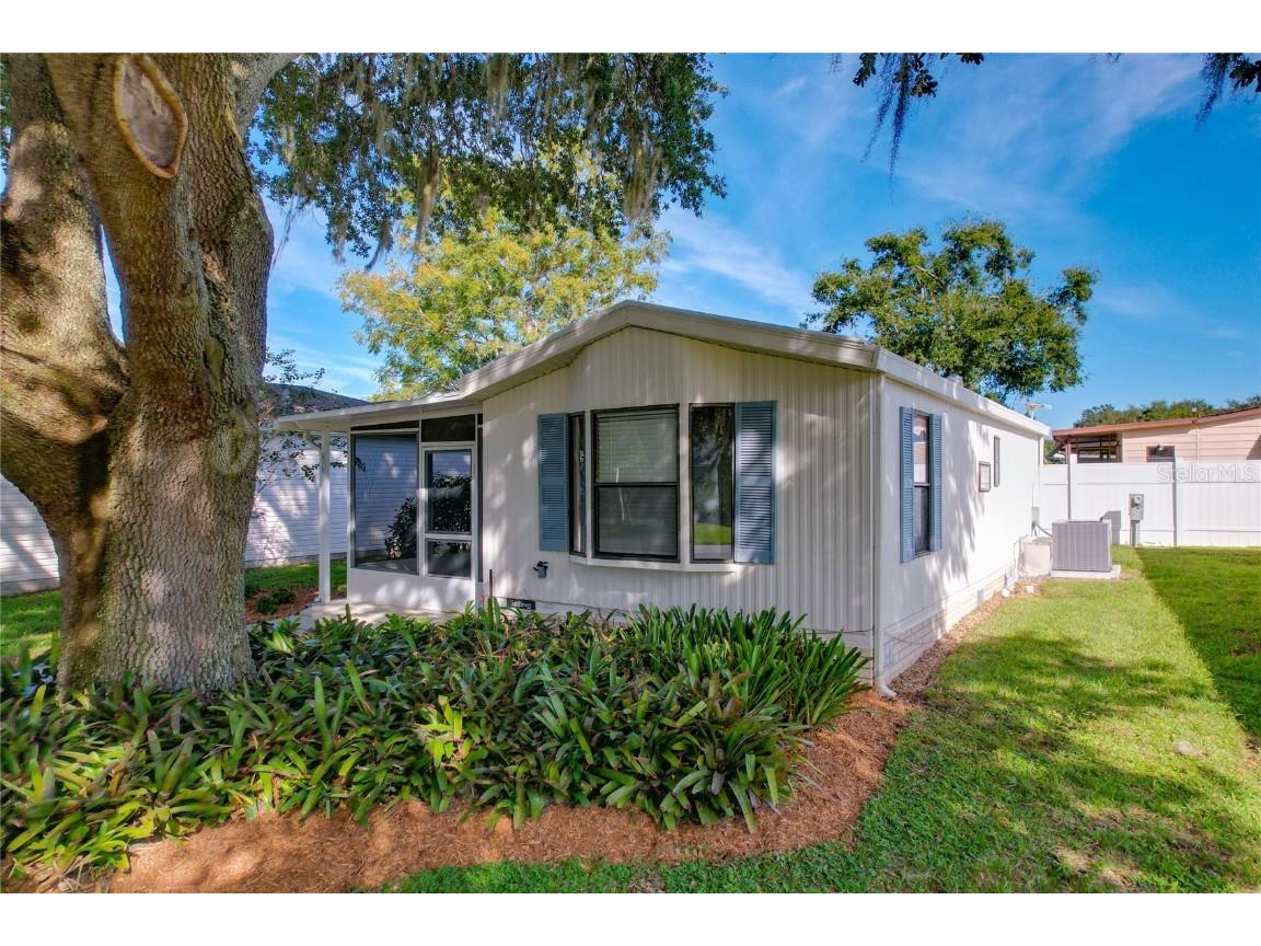 615 NE Cottage Park Lane Leesburg FL 34748 G5047360 image1