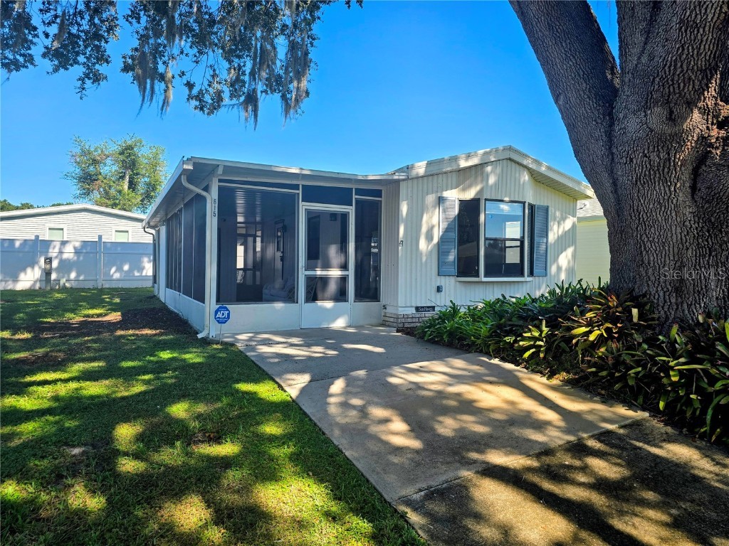615 NE Cottage Park Lane Leesburg FL 34748 OM710883 image1