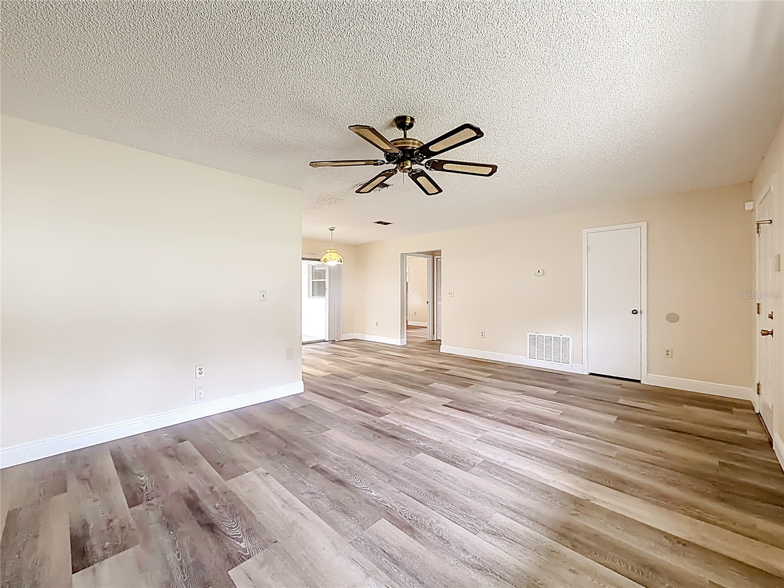 615 Third Avenue Lady Lake FL 32159 O6397572 image8