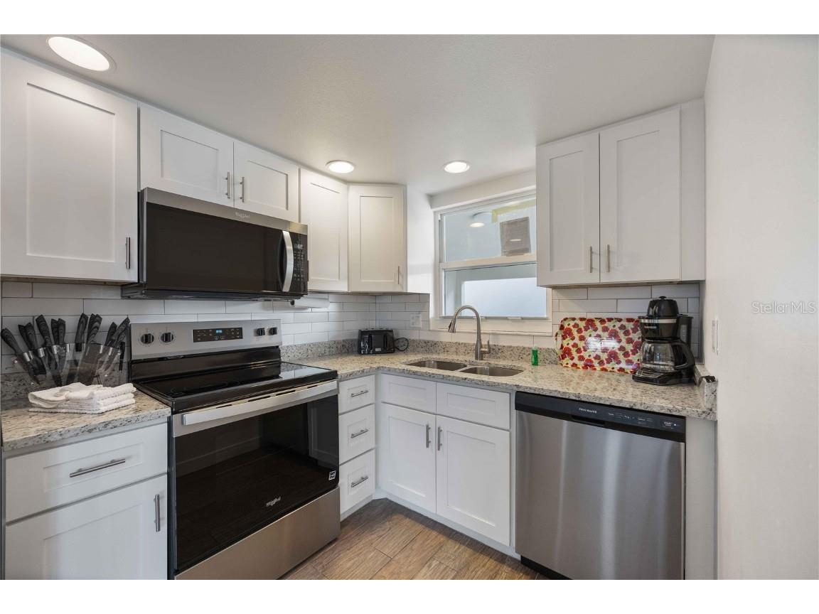 6150 Midnight Pass Road #UNIT 10 A&B Sarasota FL 34242 - GULF OF MEXICO A4660785 image10