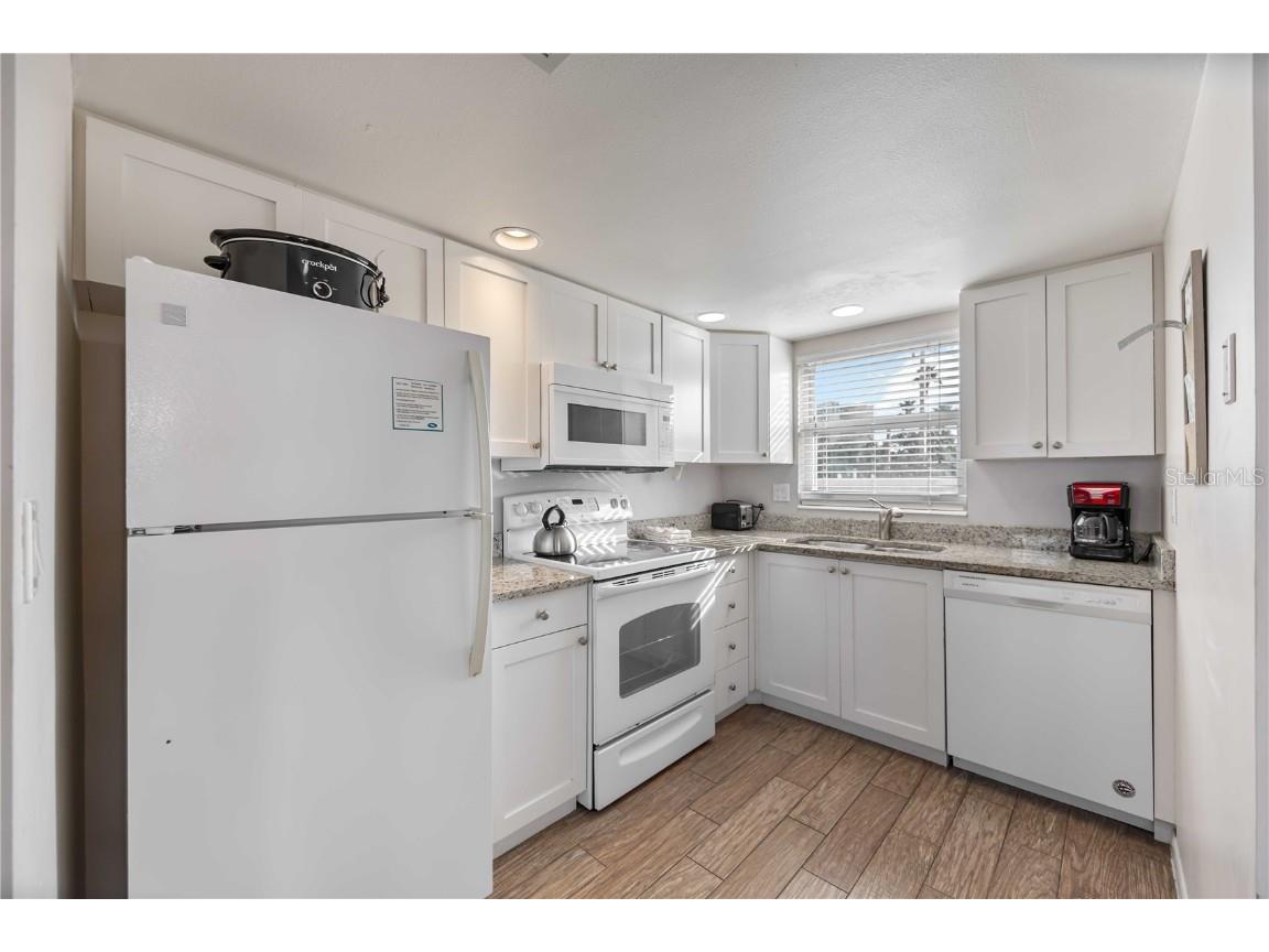 6150 Midnight Pass Road #UNIT 10 A&B Sarasota FL 34242 - GULF OF MEXICO A4660785 image31