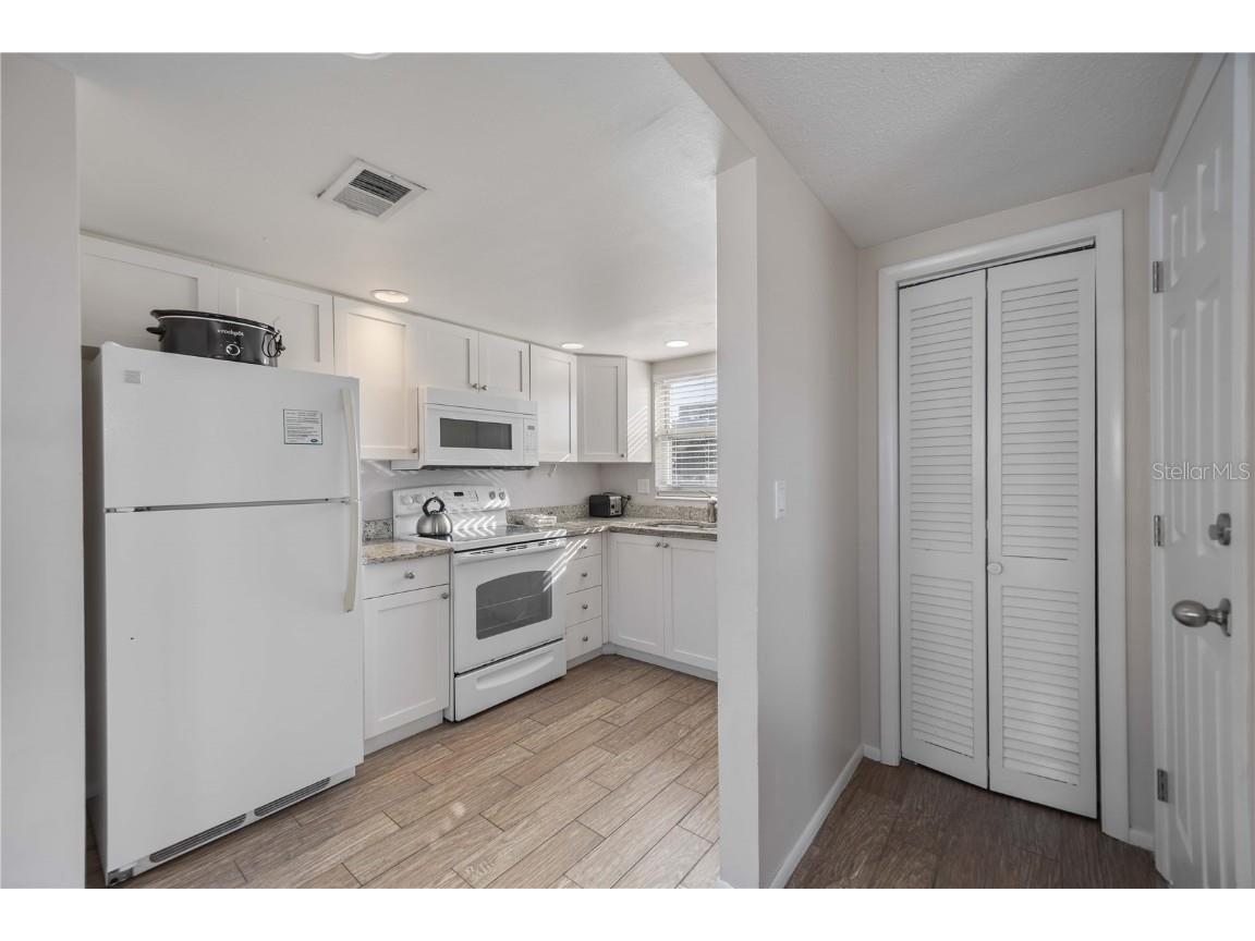 6150 Midnight Pass Road #UNIT 10 A&B Sarasota FL 34242 - GULF OF MEXICO A4660785 image32