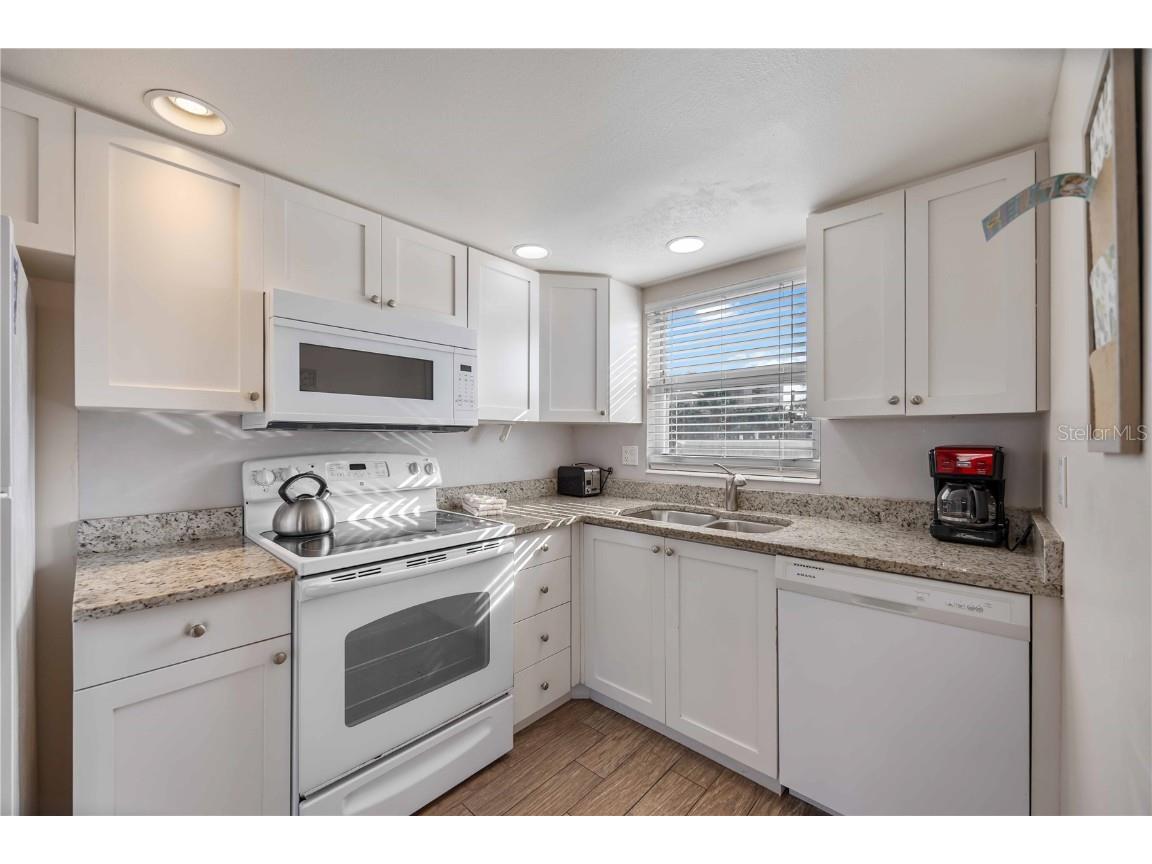 6150 Midnight Pass Road #UNIT 10 A&B Sarasota FL 34242 - GULF OF MEXICO A4660785 image33